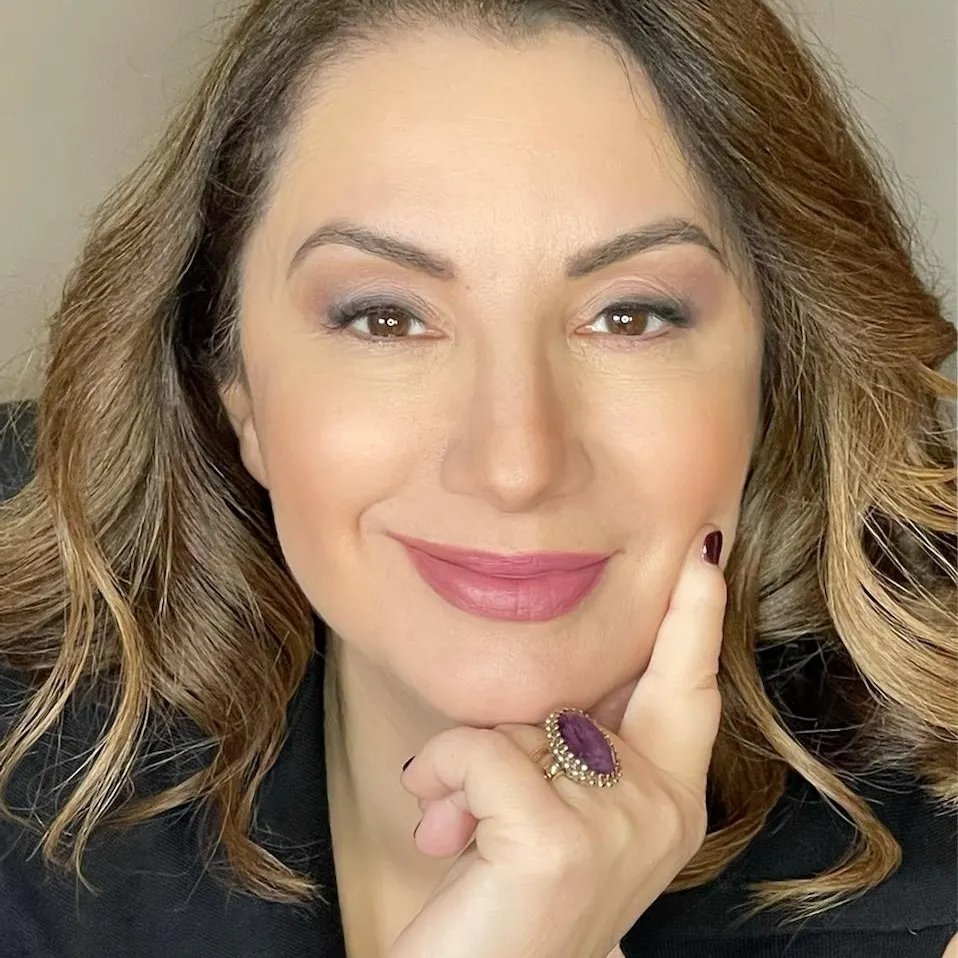 Nina Kaloutsa - Voice | Public Speaking | Presence