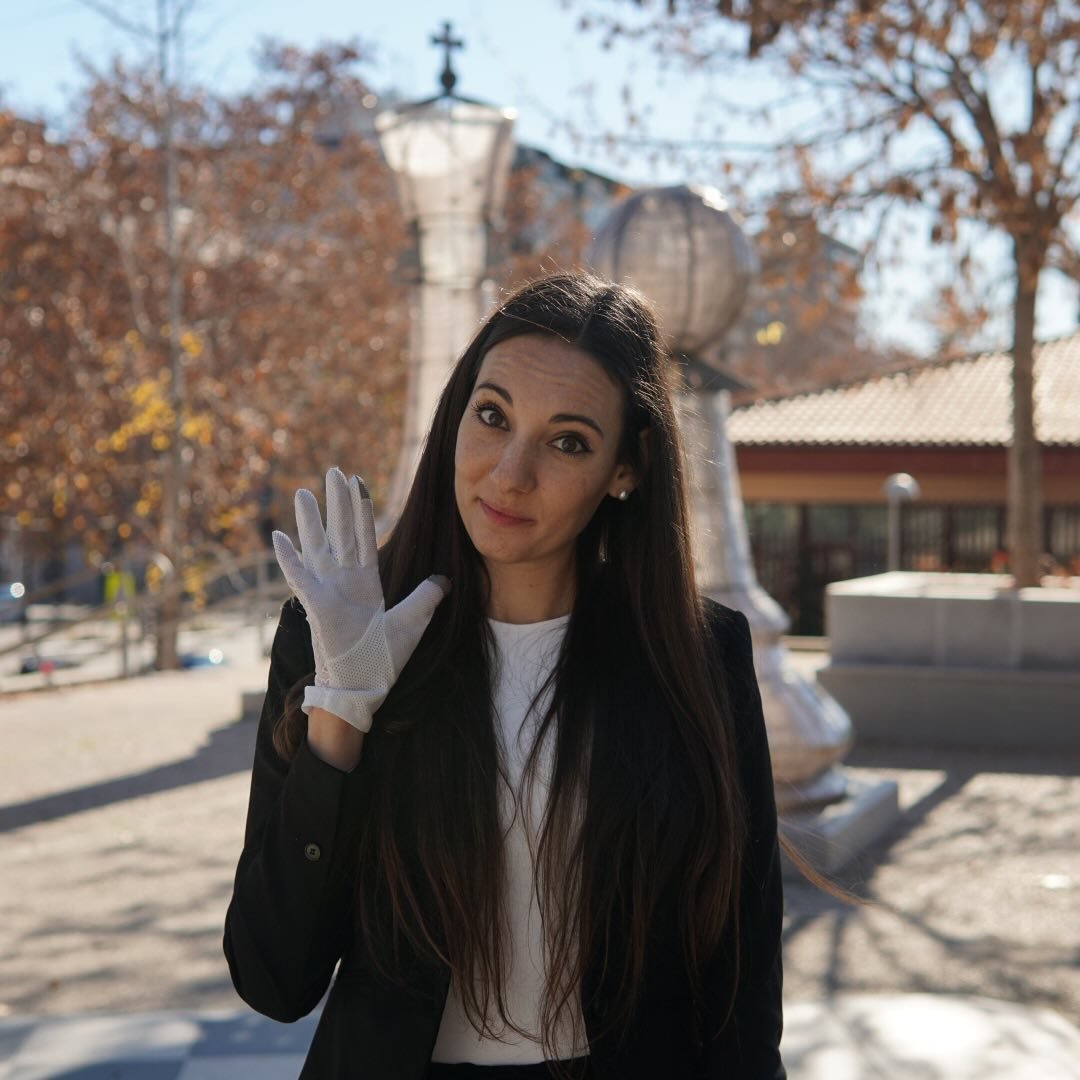 𝐄𝐥𝐢 𝐃𝐞𝐟𝐟𝐞𝐫𝐚𝐫𝐲💰𝐁𝐚𝐧𝐜𝐚 & 𝐅𝐢𝐧𝐚𝐧𝐳𝐚𝐬