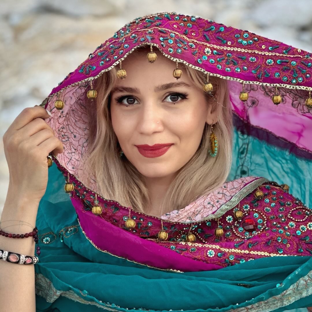 آموزش یوگا-سارا خدابنده