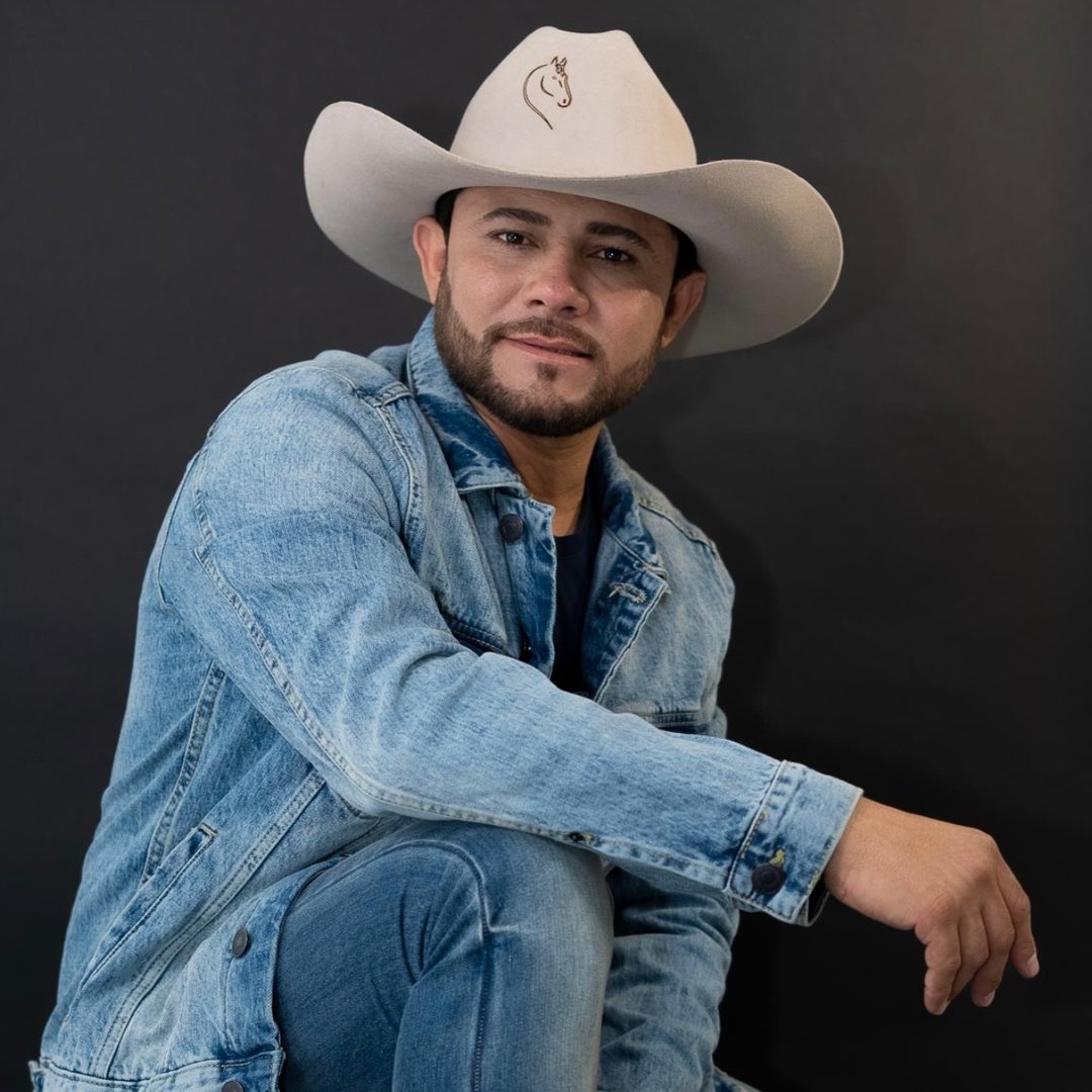 Cesar Reyes El Tucusito