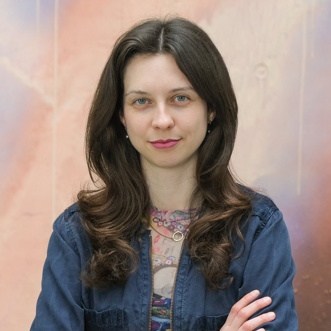 Dr. Zoe Mayer