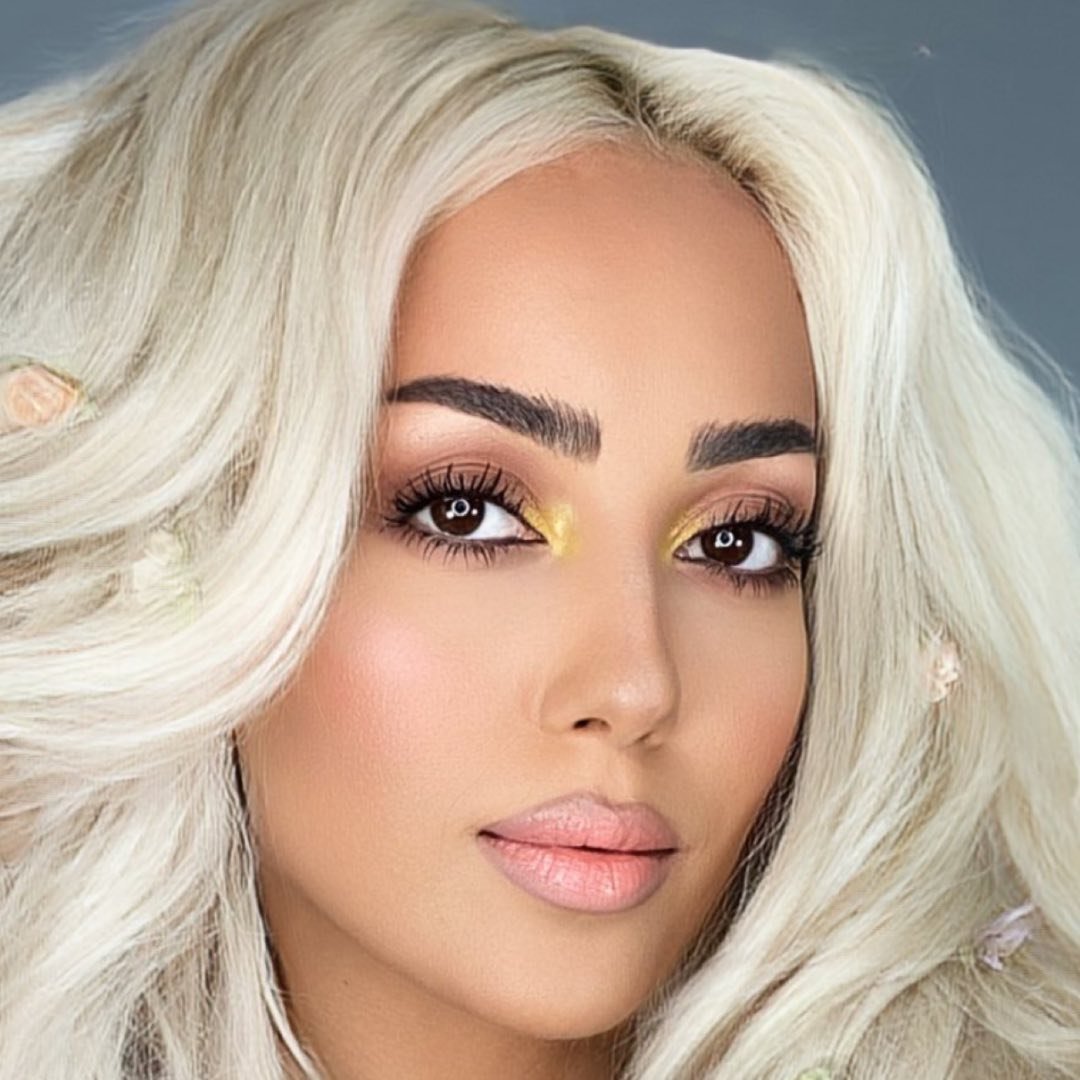 Elle Farahani