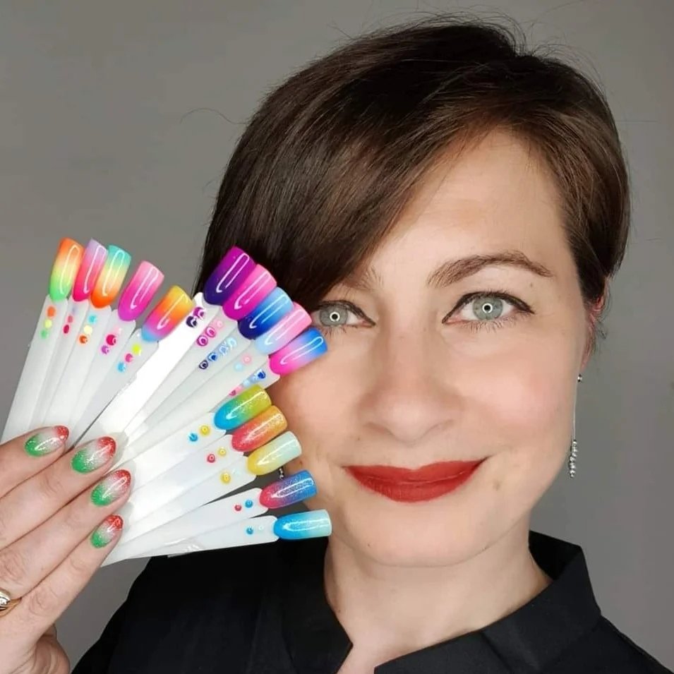 Natalya Guzhavina Corsi Unghie E Nail Art