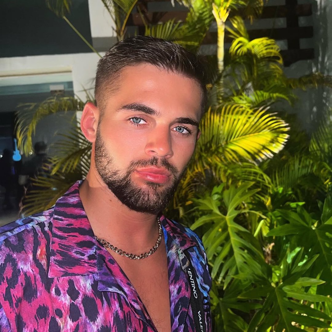M I K E “lean Chad” H A L E S