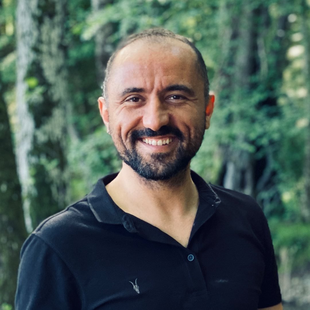 Erhan Ali Yılmaz | Mindfulness Topluluk Önünde Konuşma Eğitmeni