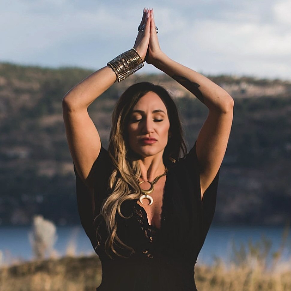 Steph Starr | Identity + Business Coach