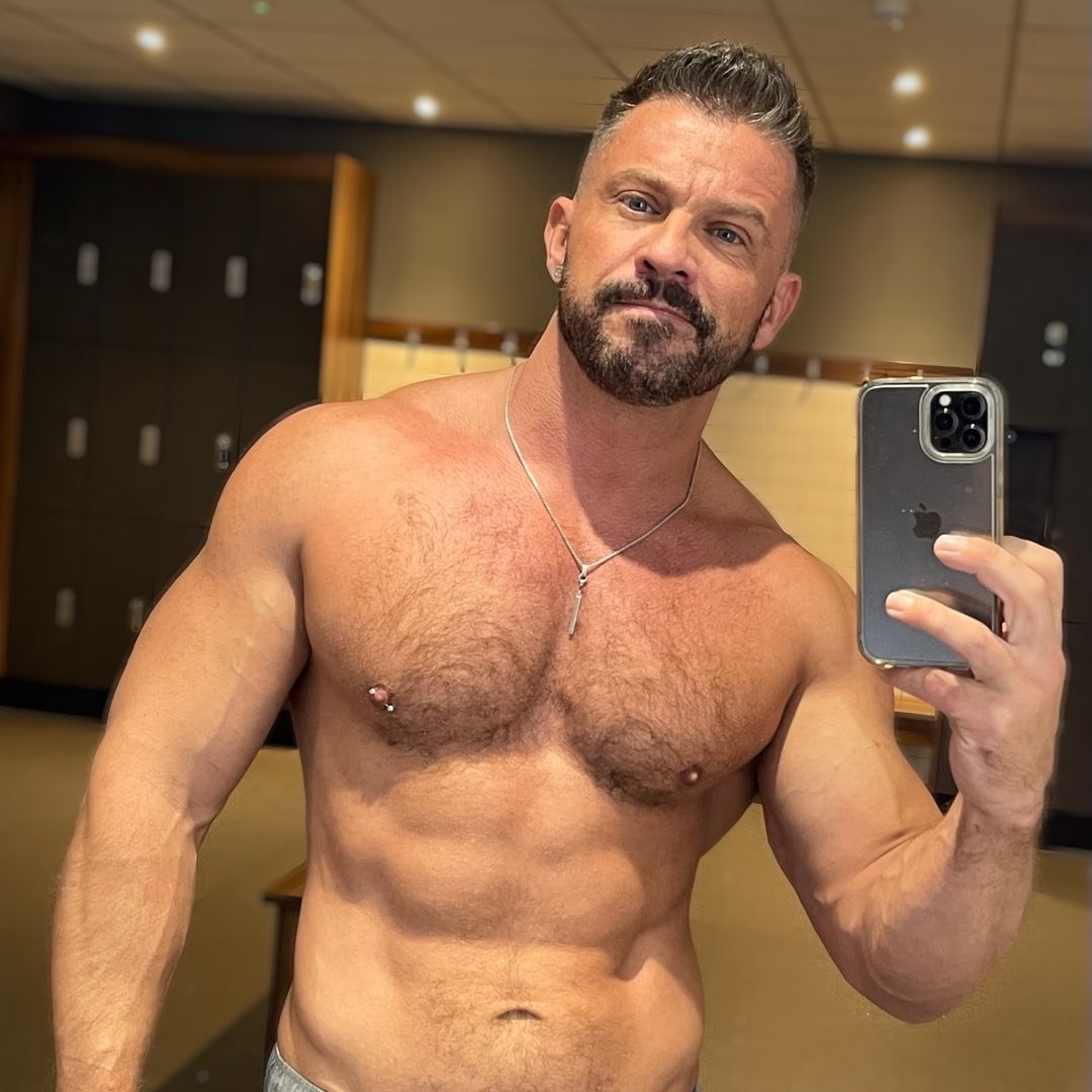 ＰＡＵＬ ＴＡＹＬＯＲ 🇬🇧