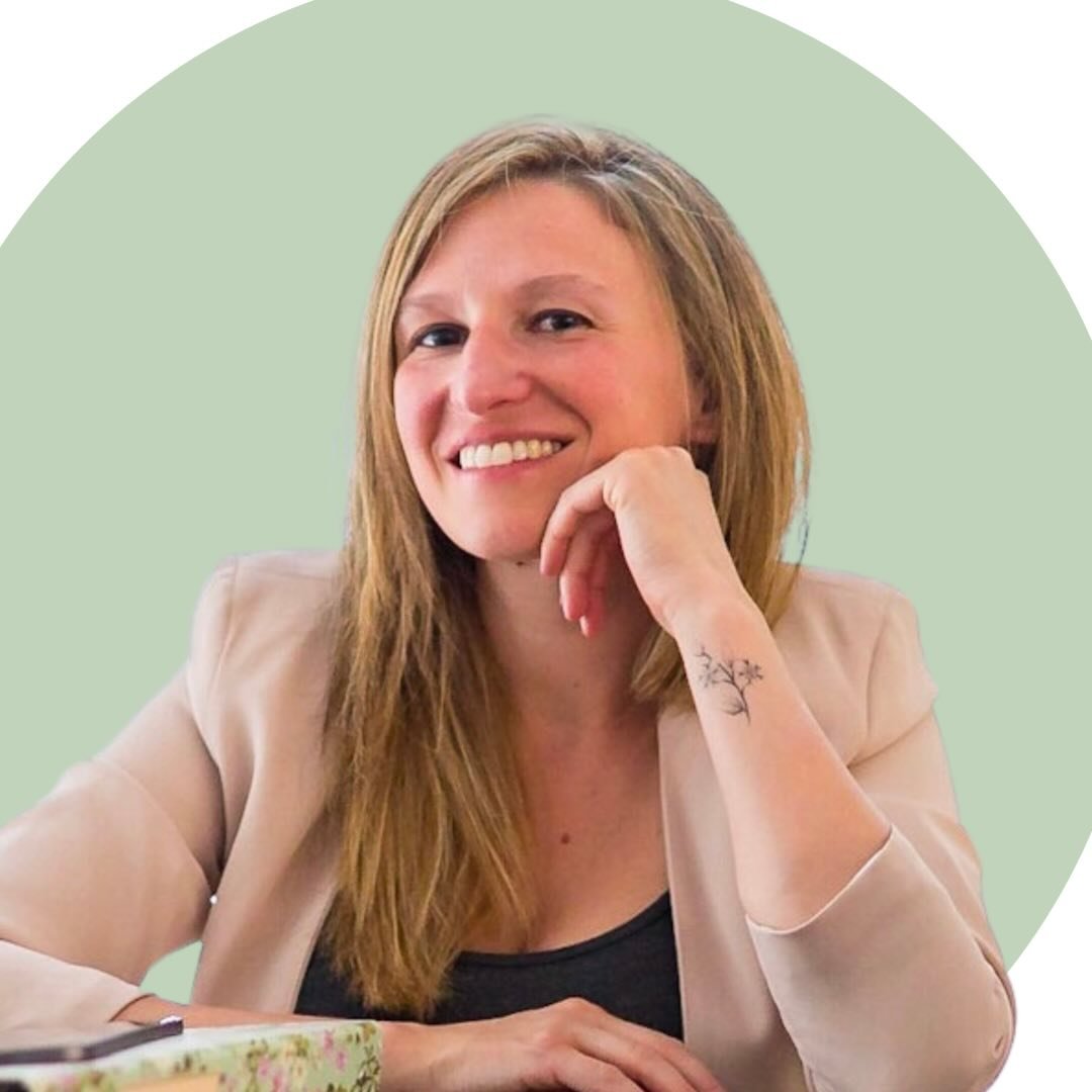 Claudia | Ex Ielts Examiner, English Teacher