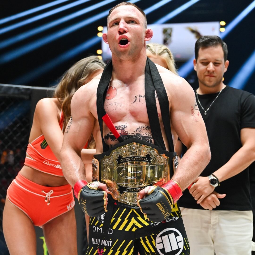 Adrian "bartos" Bartosiński🇵🇱
