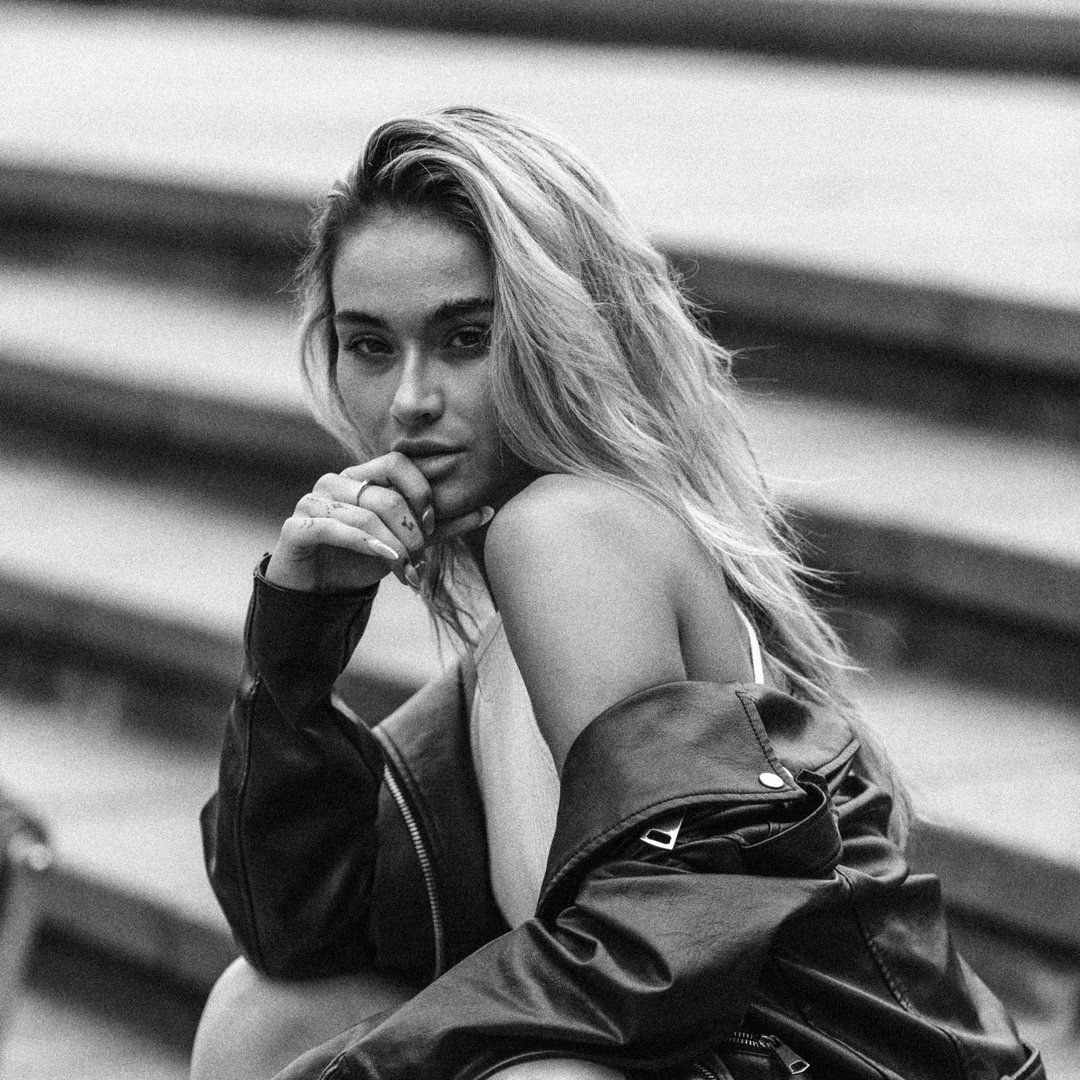 Becca Ahern | Fashion & Celebrity Stylist