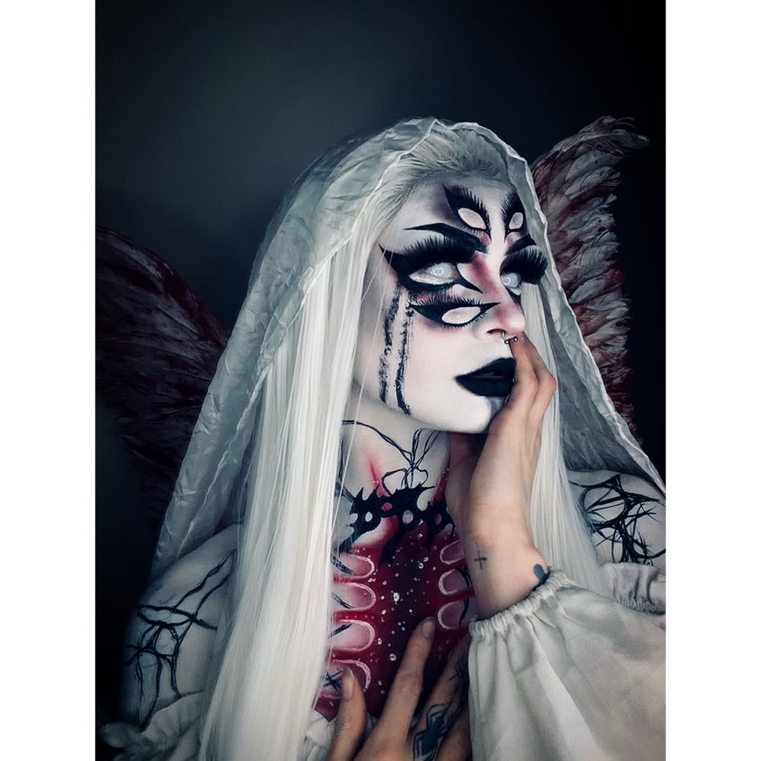 Beth 🖤🌸🕷
