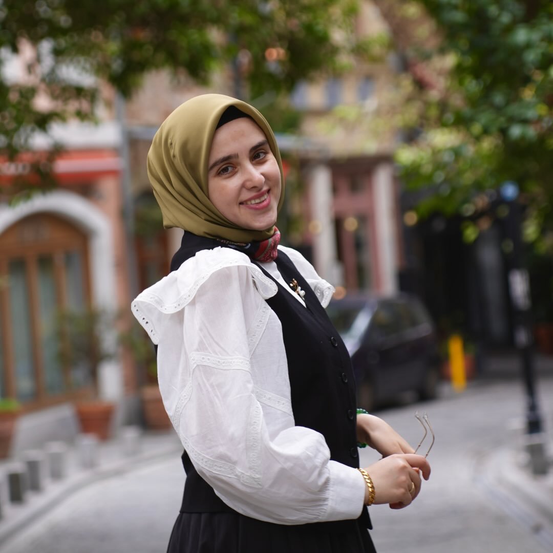 ོ   ོ Meryem