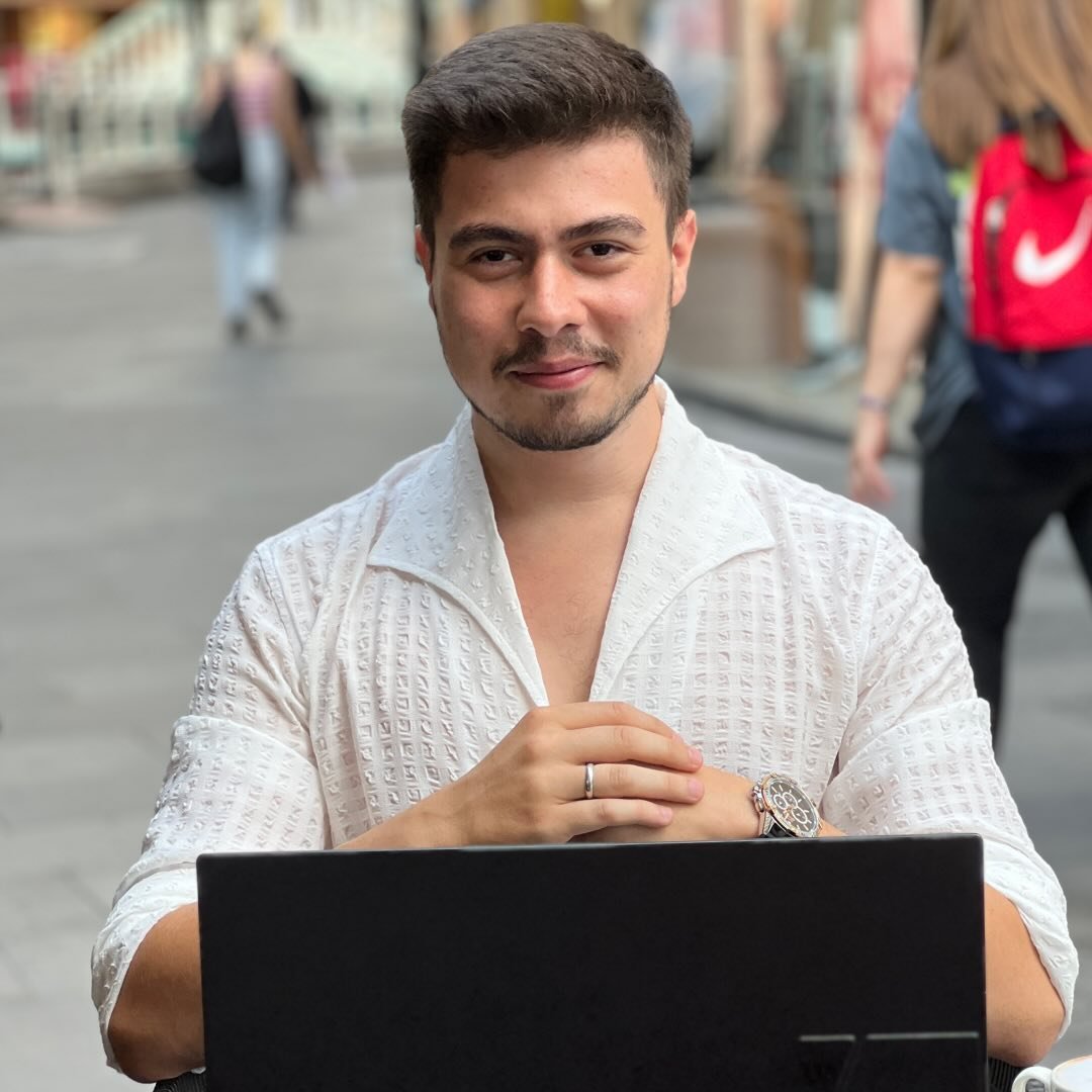 Emre Altıner L Dijital Pazarlama Uzmanı | Meta Reklamları