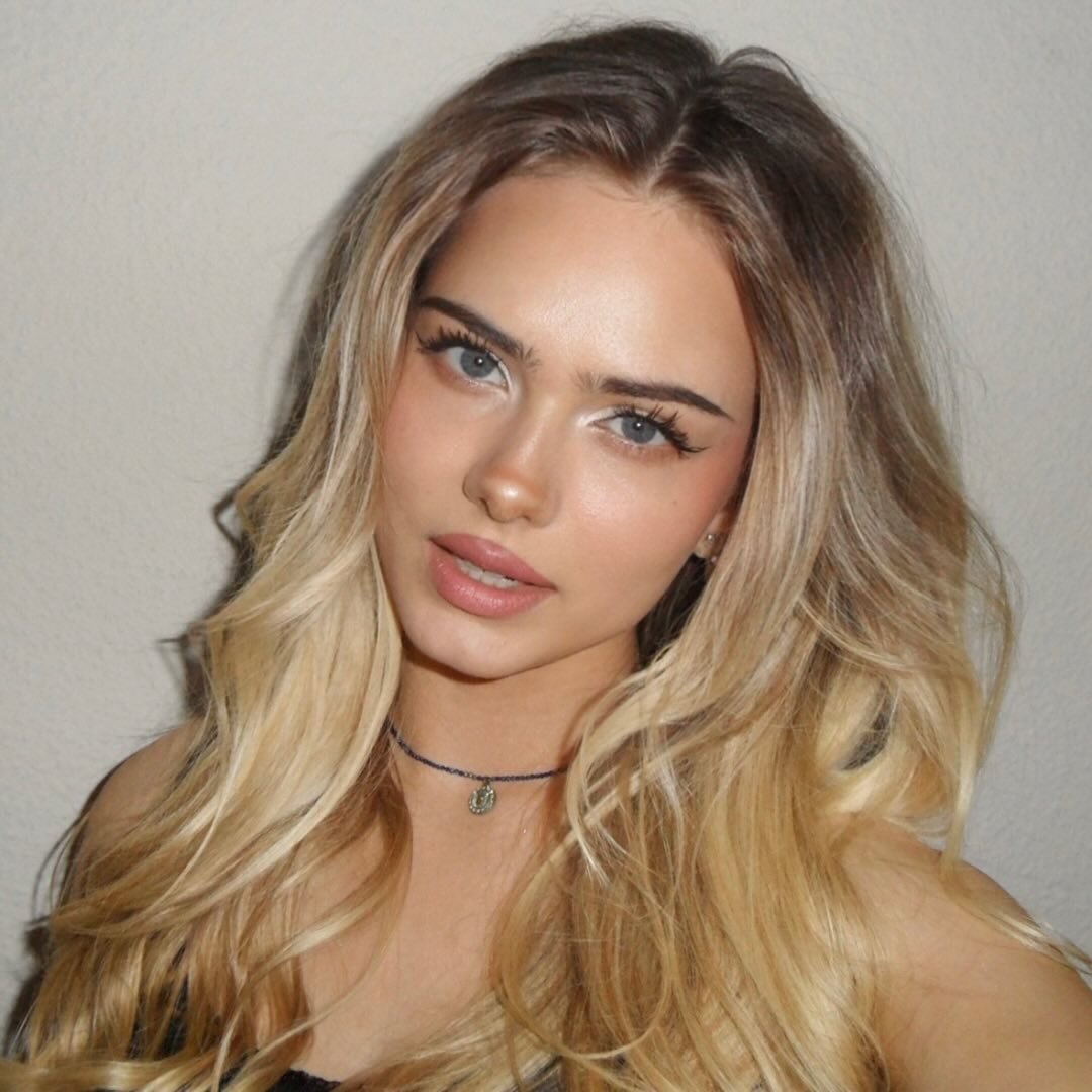 Sara Crumbleleg