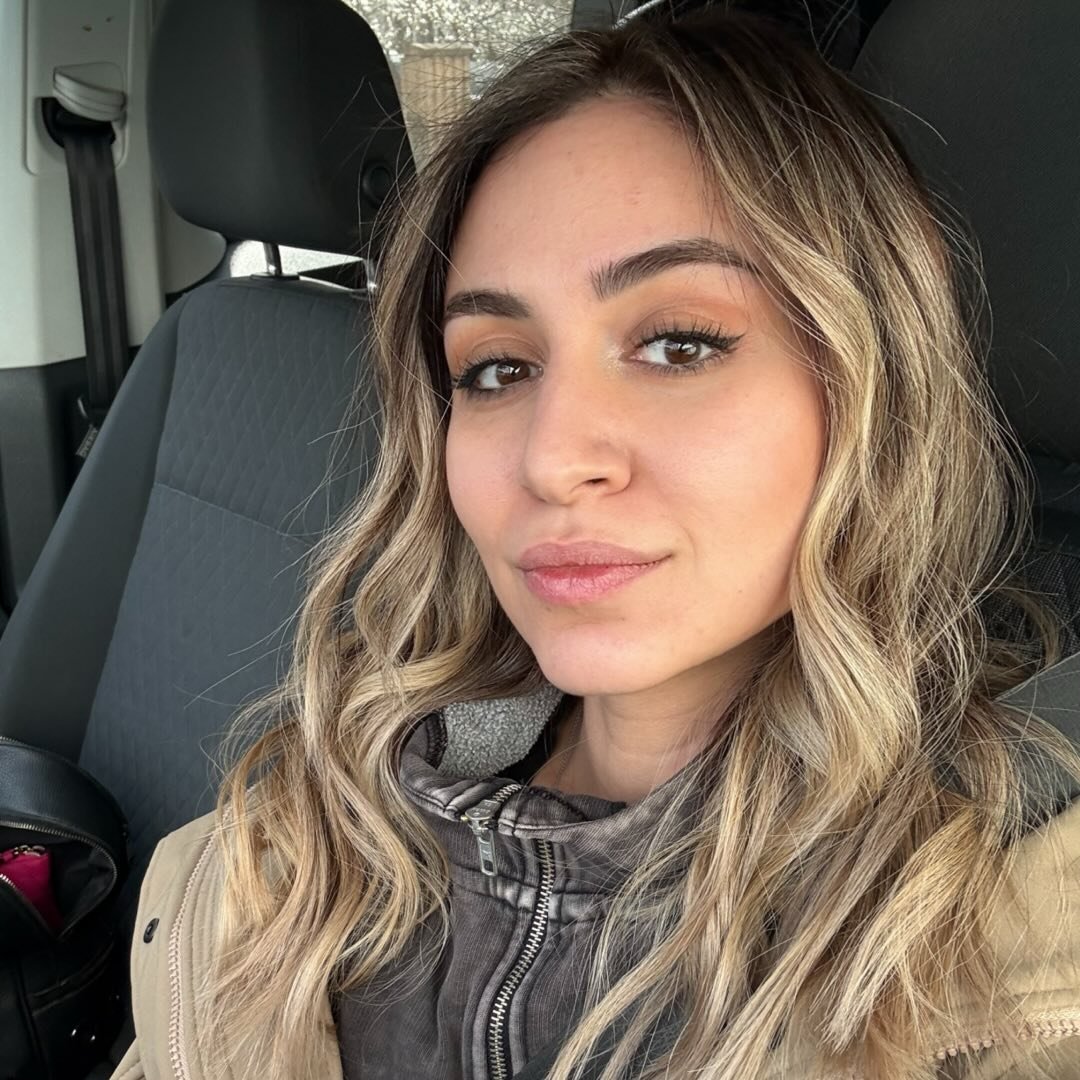 Mrs Emma | 🇺🇸 & 🇪🇸& 🇷🇺 öğretmeni | Lüleburgaz