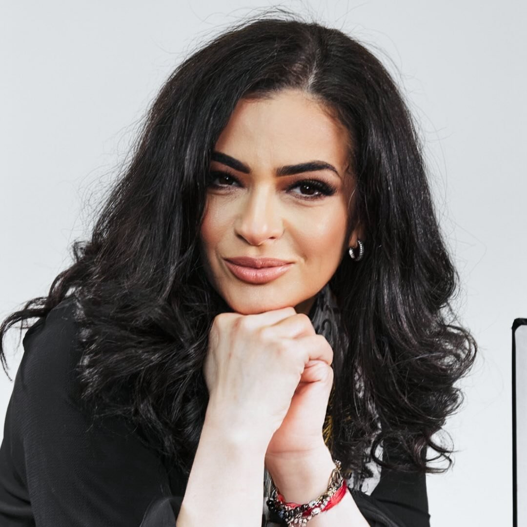 VENEERS SMILE MAKEOVER By DR WEINER