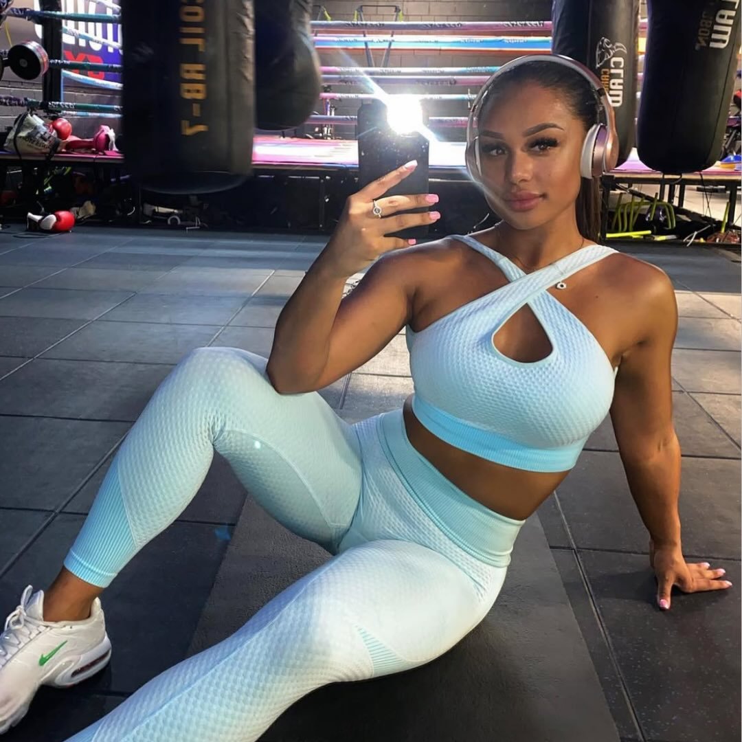 𝐅𝐞𝐦𝐚𝐥𝐞 𝐎𝐧𝐥𝐢𝐧𝐞 𝐂𝐨𝐚𝐜𝐡 🤎👸🏽