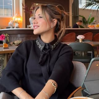 Psikolog Ayşenur AKYEL