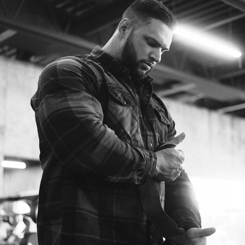 Justin Savoie 🇨🇦IFBB PRO Bodybuilder