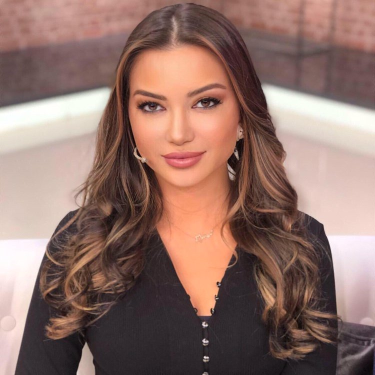 Esra Ezmeci