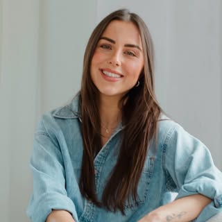Lulu Jordon • Certified Holistic Nutritionist