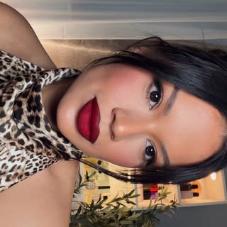 Karla Cruz - Beauty 🇸🇻🇨🇦