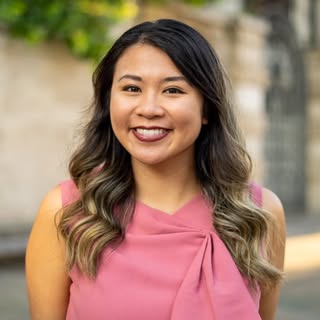 Christina Guan 🇨🇦 Travel, History & Fun Facts Nerd