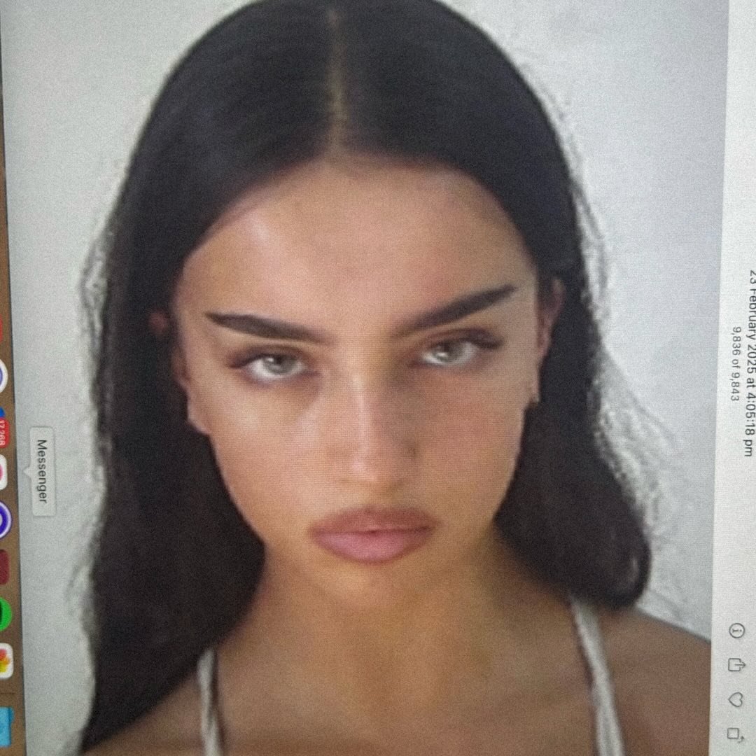 Ella Christo 🧿