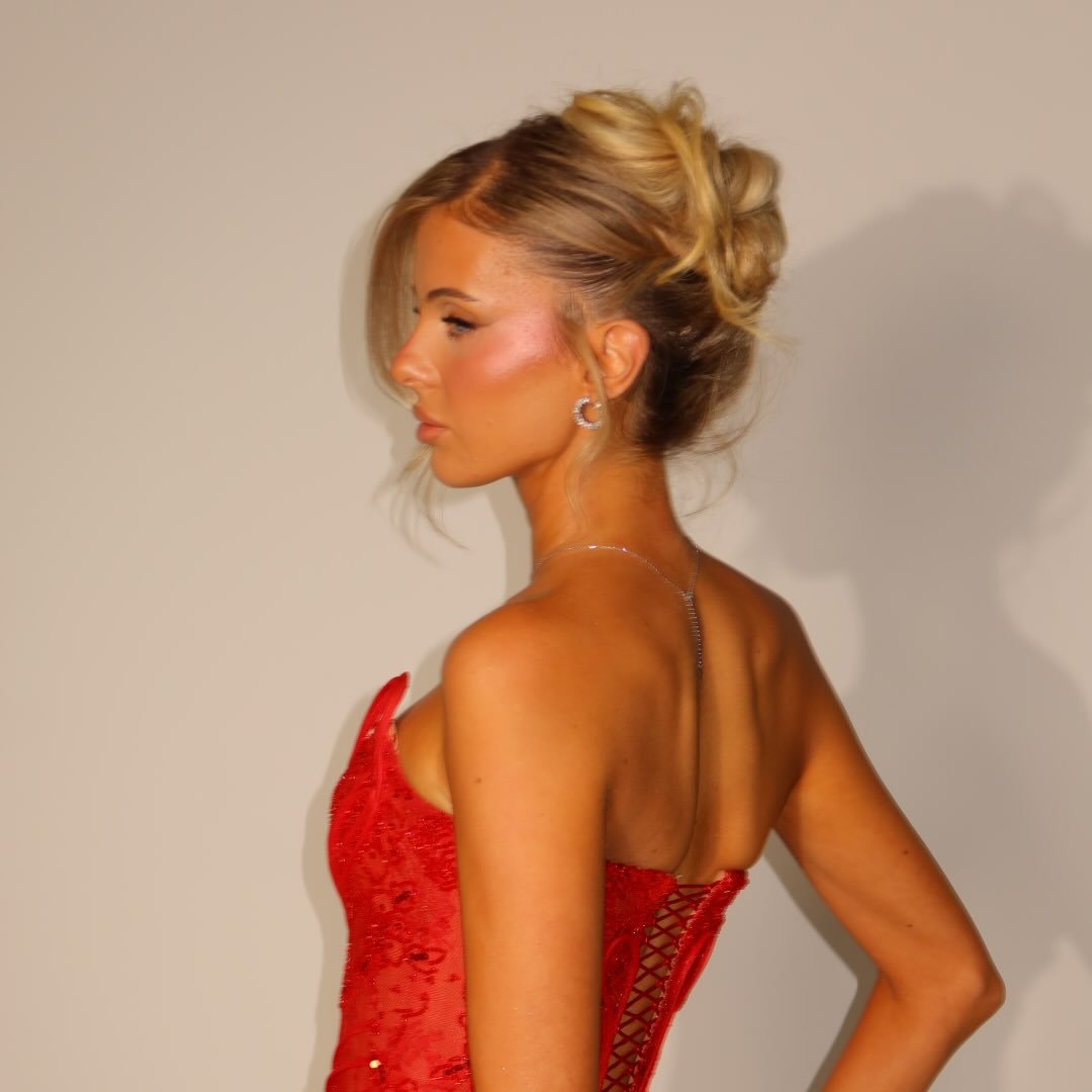 MELBOURNE HAIR STYLIST