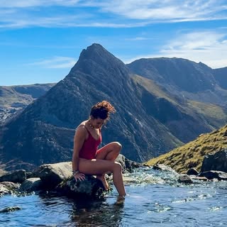 Zoe | Wild Swims & Mountains