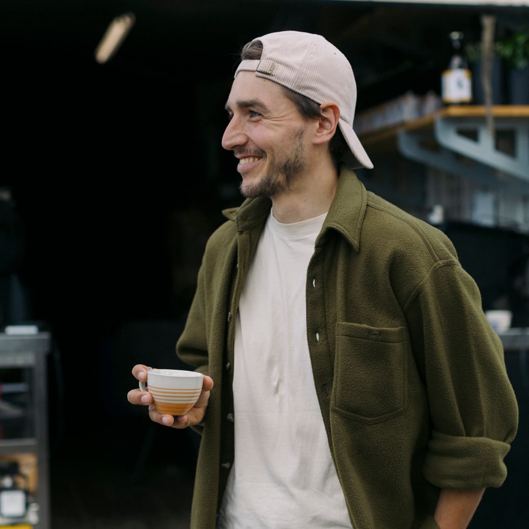 Sven - Dein freundlicher Barista von Nebenan 🦦