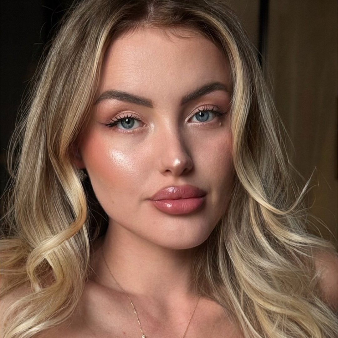 Kristina Demir | Pro Makeup Artist | Ugc/ Content Creator