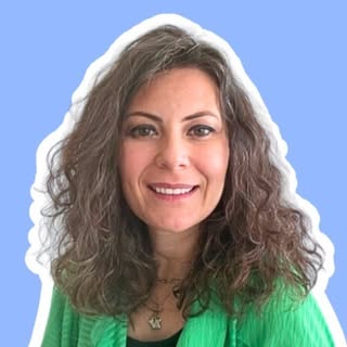 Gonca Yoldaş • İngilizce Öğretmeni • Dil Bilimci • Eğitmen
