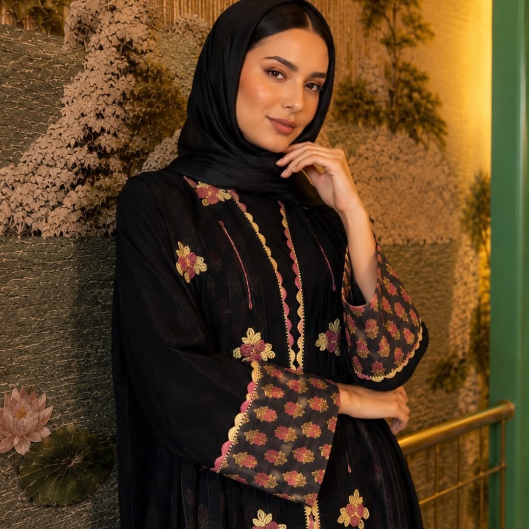 Noirchic نوارشيك