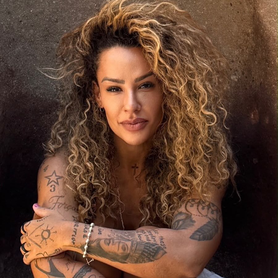 SUE MÔURA