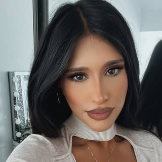 Rina  (makeupbyrina)