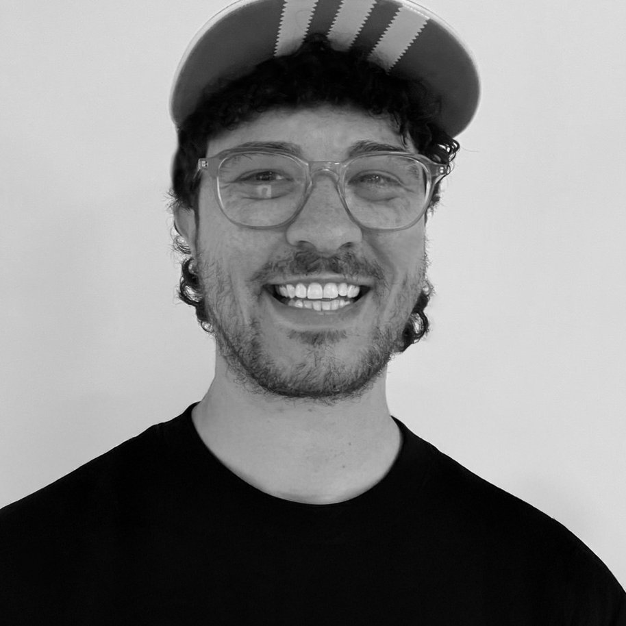Menny ~ Graphic Designer