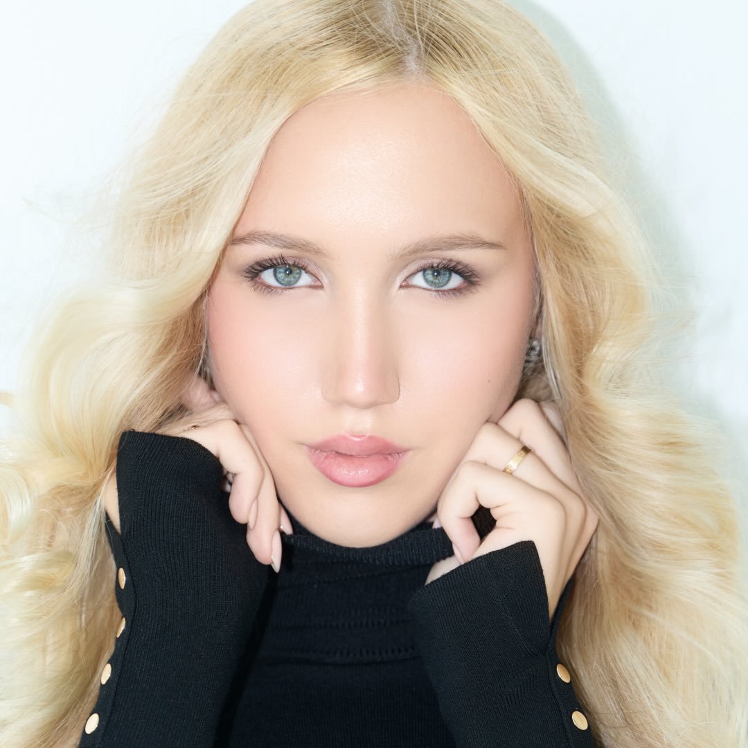 Victoria | Model