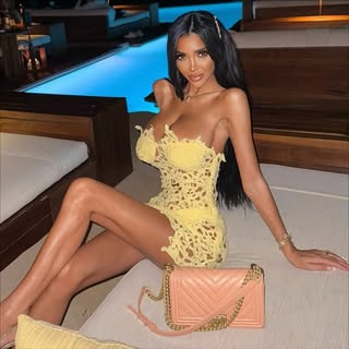 🌴CHLOE KHAN🌴