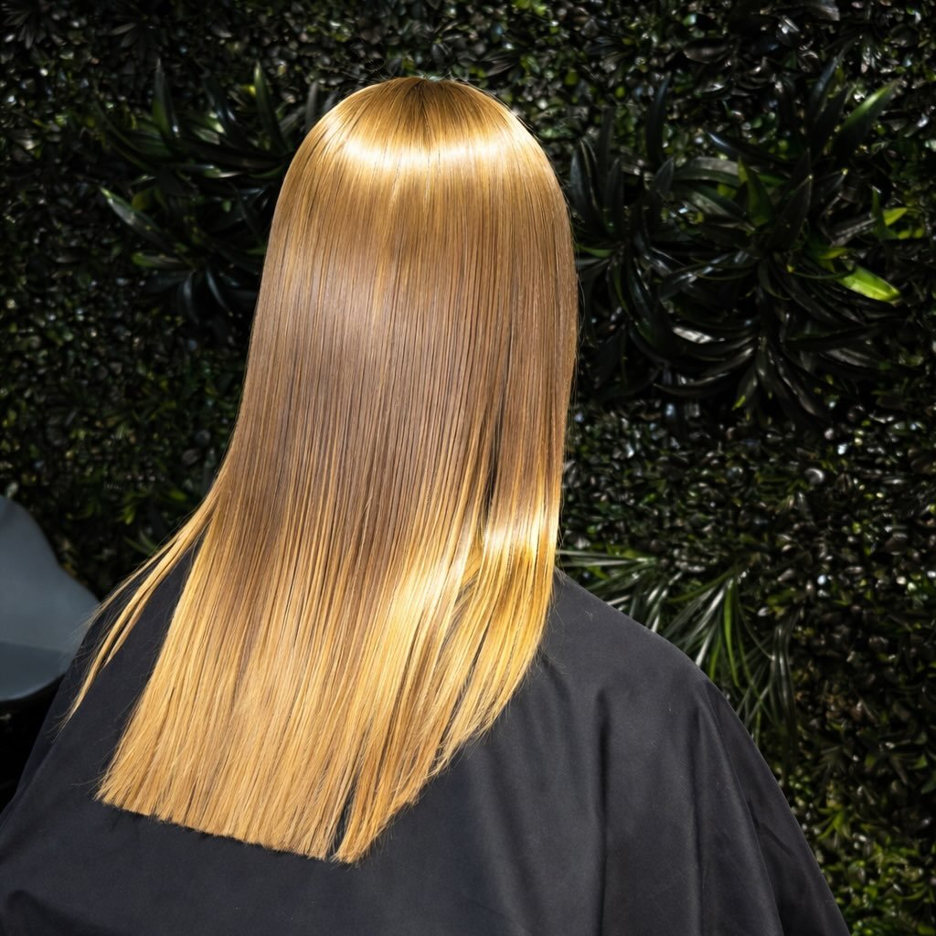 LES LISSAGES DE SARA LAUSANNE
