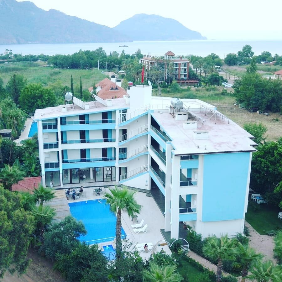 Ada Arası Otel