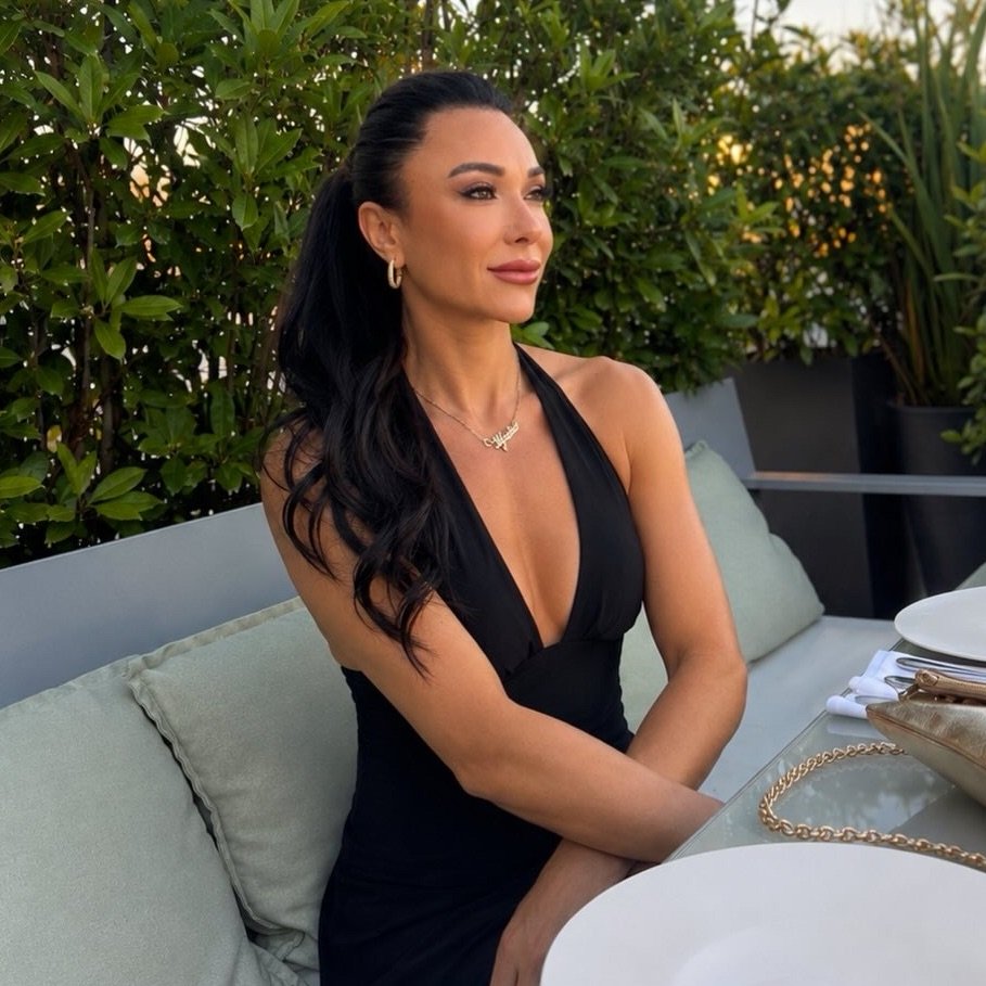 Maide Özal İFBB bikini Athlete