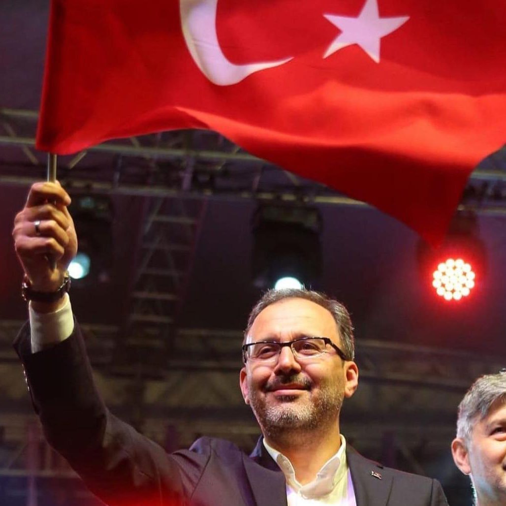 Dr. Mehmet Kasapoğlu