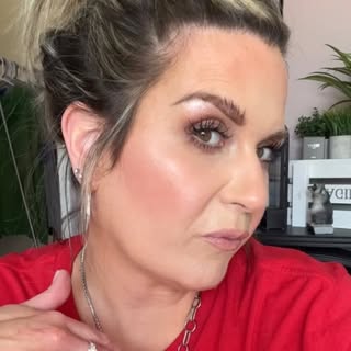 TINA • Makeup | Hairstyles | Holistic Skincare