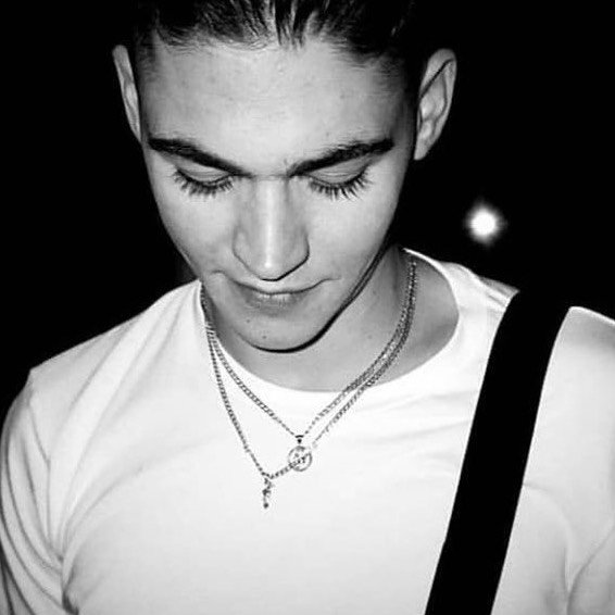 Hero Fiennes Tiffin
