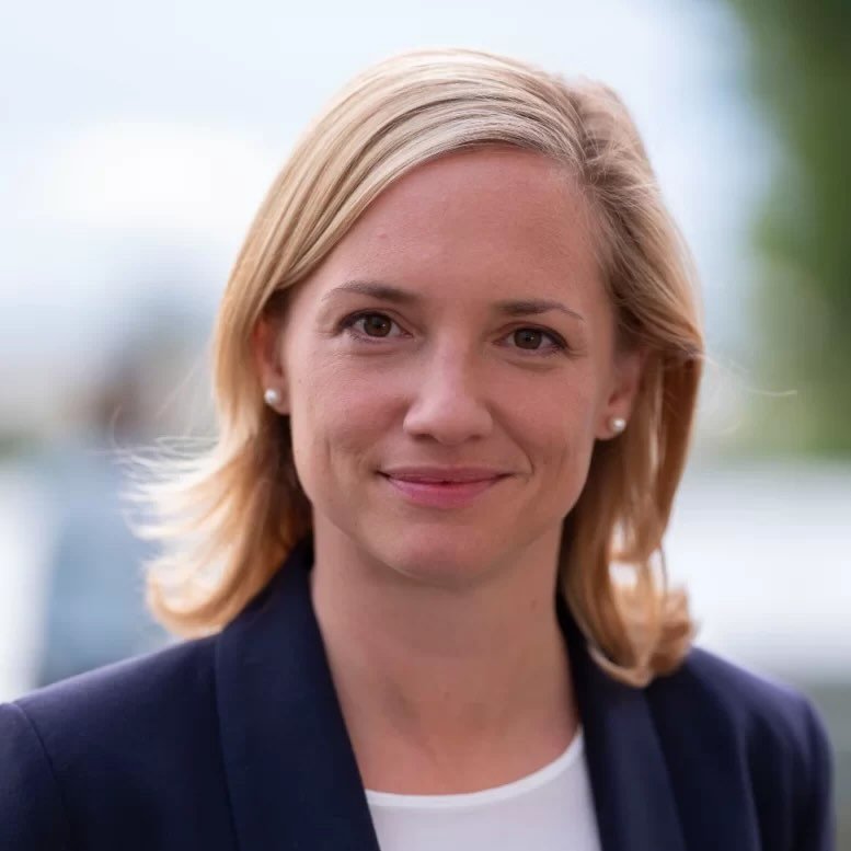 Esther Keller