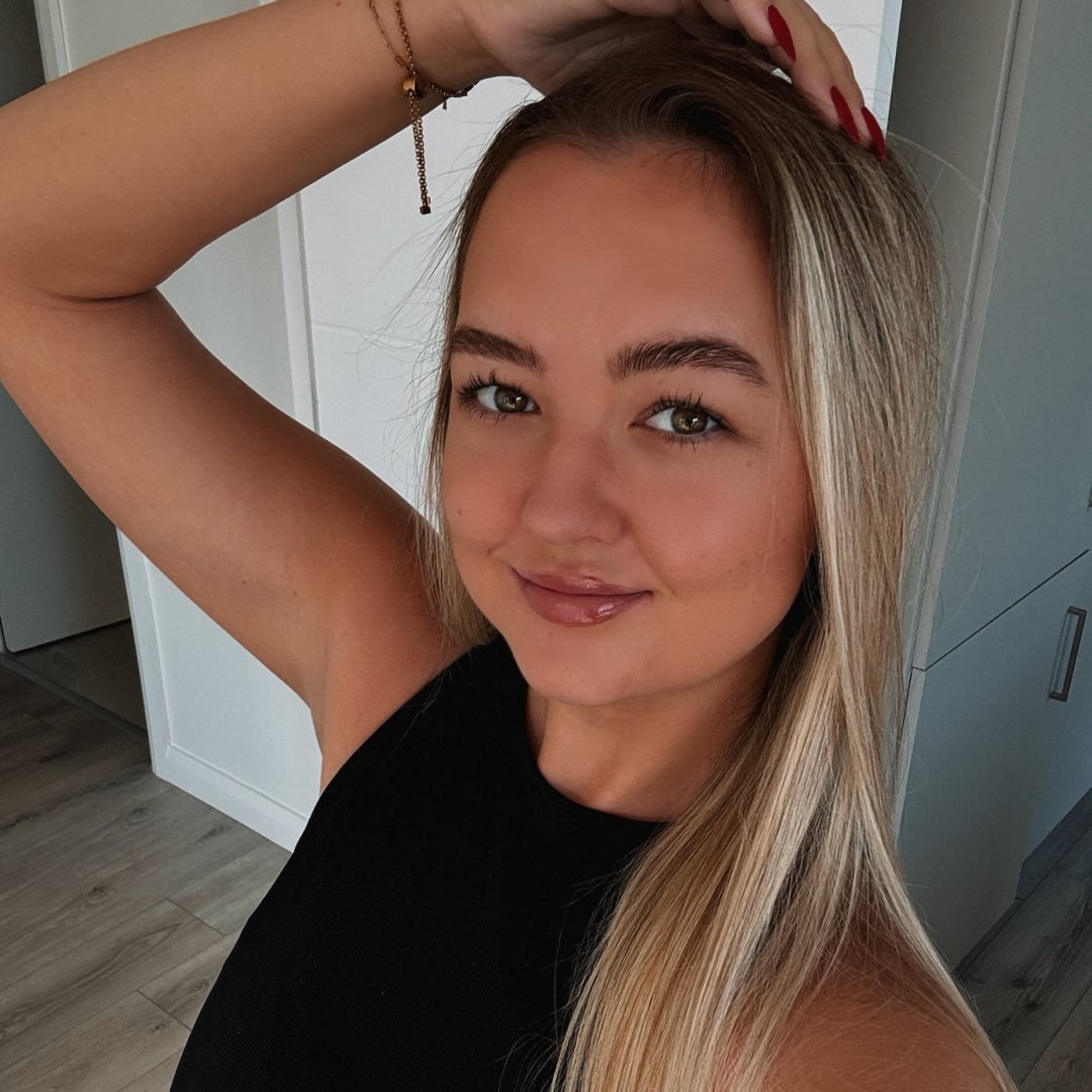 EMMA BROOKS | WOMEN’S FAT LOSS COACH