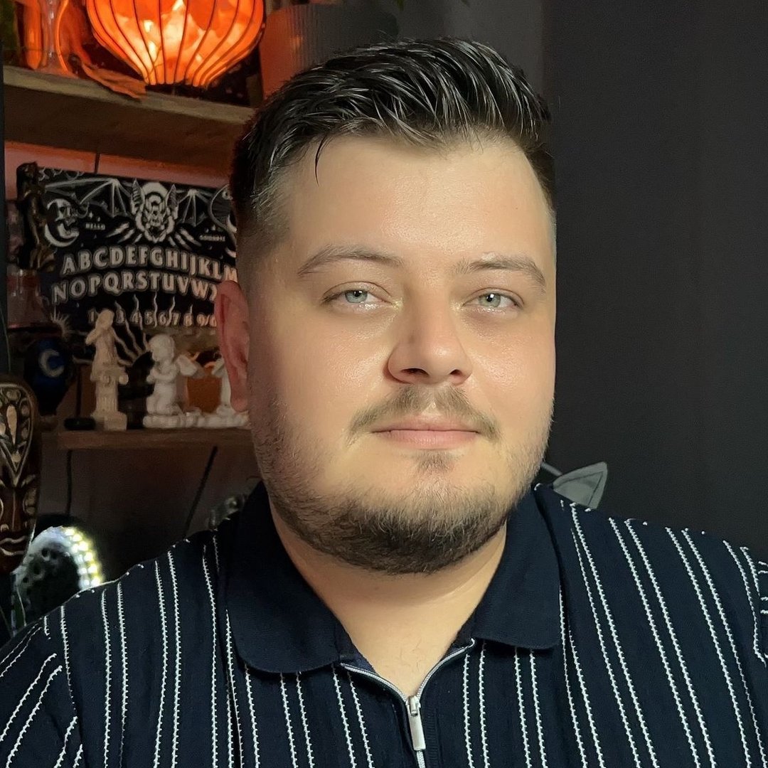 Güray Çevik I Tarolog I Karma Astrolog I Spritüel Koç