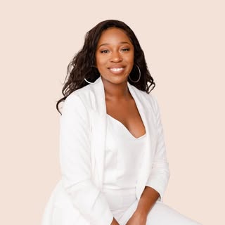 Dr. Michaela | Registered Clinical Psychologist | Author