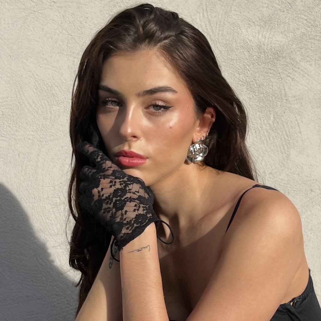 Victoria Pacheco | Interior Designer & Model